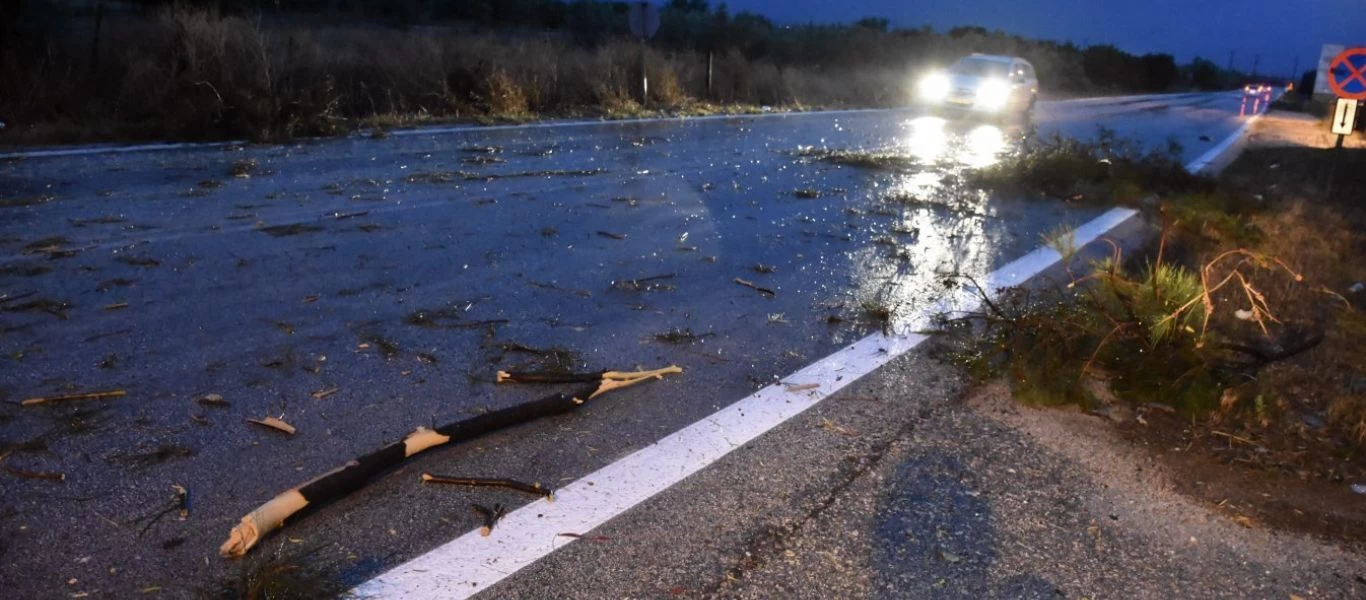 Σε κλοιό κακοκαιρίας ολόκληρη η χώρα: Ισχυρές καταιγίδες και χαλάζι σήμερα - Πού θα «χτυπήσει» η «Αθηνά»